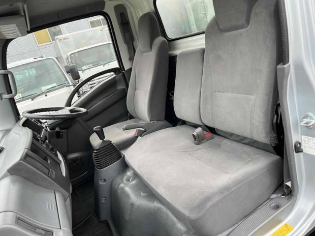 いすゞエルフアルミバン小型（2t・3t）[写真39]