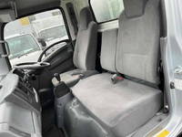 いすゞエルフアルミバン小型（2t・3t）[写真40]