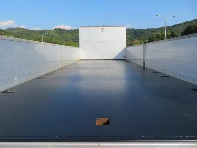 三菱ふそうファイターアルミブロック中型（4t）[写真18]