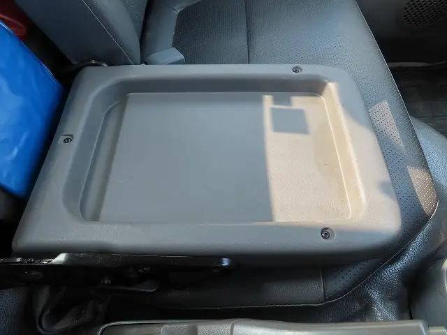 いすゞエルフ穴掘建柱車小型（2t・3t）[写真10]