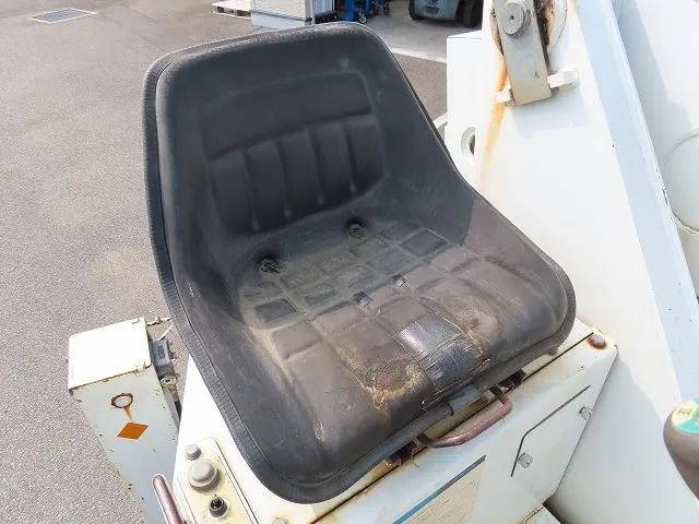 いすゞエルフ穴掘建柱車小型（2t・3t）[写真22]