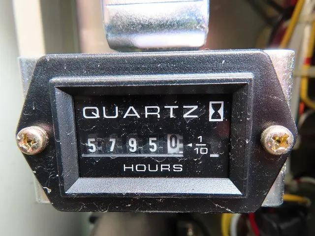 いすゞエルフ穴掘建柱車小型（2t・3t）[写真26]