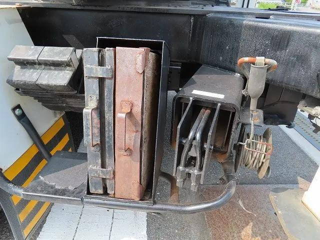 いすゞエルフ穴掘建柱車小型（2t・3t）[写真40]