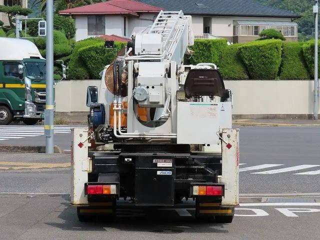 いすゞエルフ穴掘建柱車小型（2t・3t）[写真07]