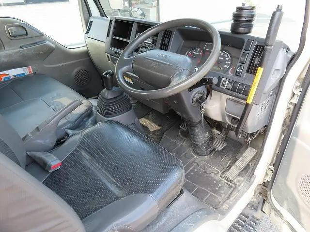 いすゞエルフ穴掘建柱車小型（2t・3t）[写真08]