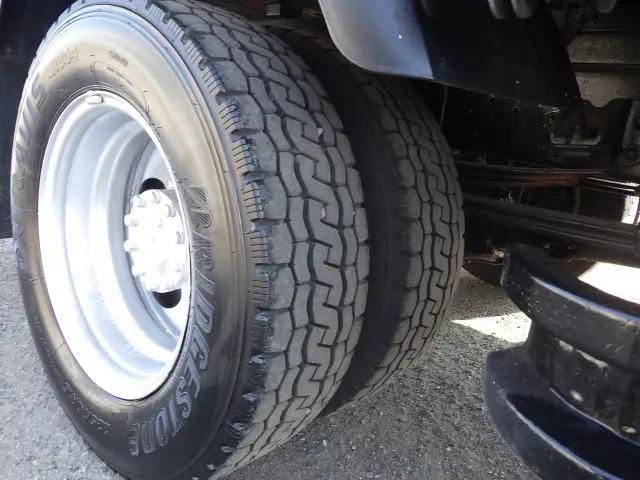 日野デュトロ平ボディ小型（2t・3t）[写真24]