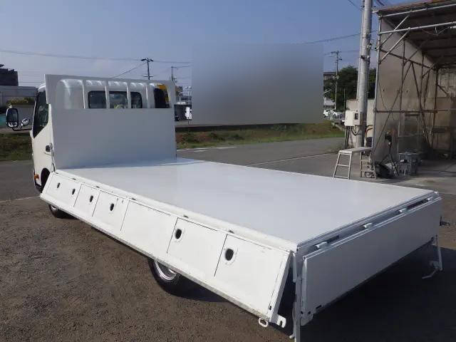 日野デュトロ平ボディ小型（2t・3t）[写真07]