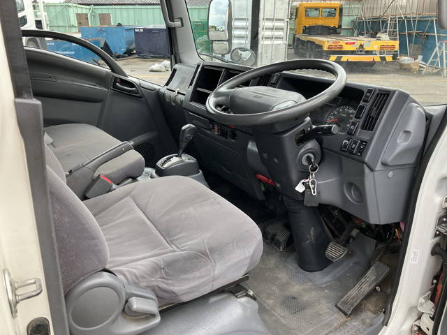 いすゞエルフアルミバン小型（2t・3t）[写真36]