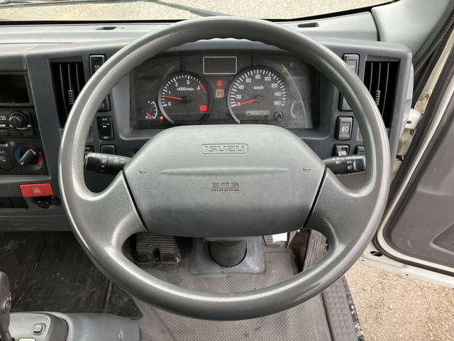 いすゞエルフアルミバン小型（2t・3t）[写真37]