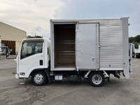 いすゞエルフアルミバン小型（2t・3t）[写真06]