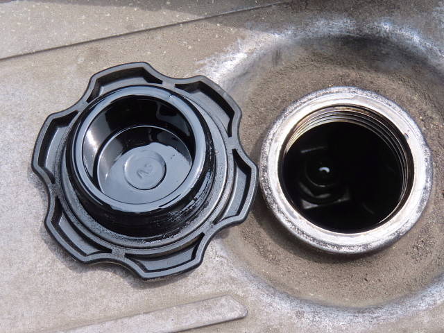 いすゞギガトレーラーヘッド（トラクターヘッド）大型（10t）[写真16]