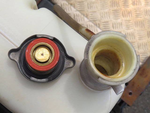 いすゞギガトレーラーヘッド（トラクターヘッド）大型（10t）[写真17]