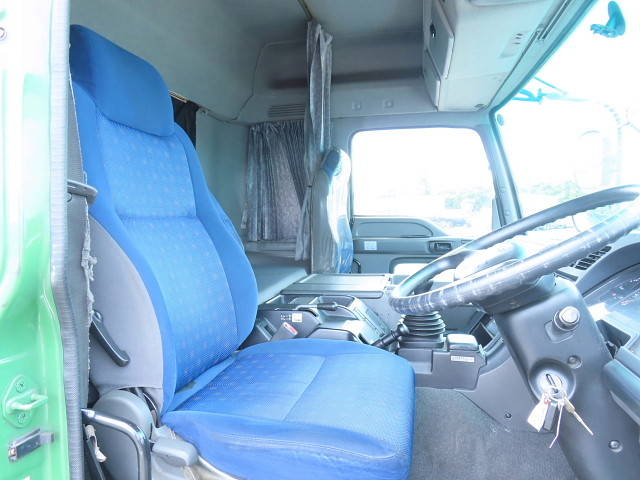 いすゞギガトレーラーヘッド（トラクターヘッド）大型（10t）[写真18]