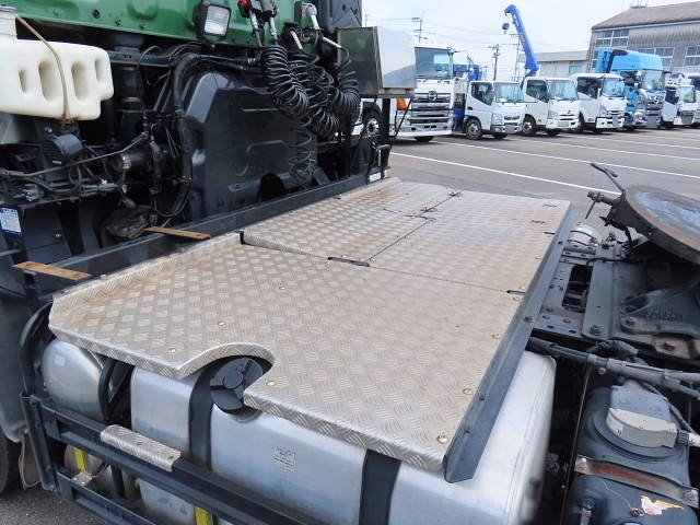 いすゞギガトレーラーヘッド（トラクターヘッド）大型（10t）[写真24]