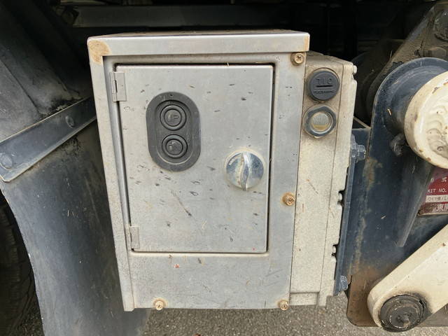 日野デュトロダブルキャブ（Wキャブ）小型（2t・3t）[写真15]