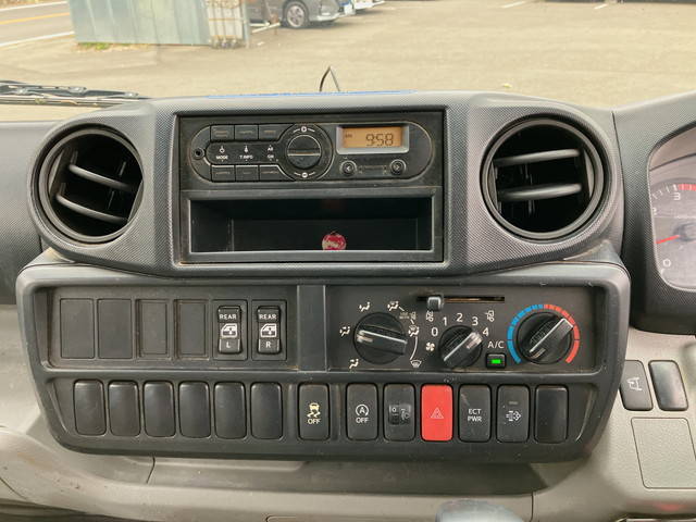 日野デュトロダブルキャブ（Wキャブ）小型（2t・3t）[写真38]