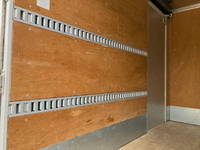 三菱ふそうキャンターアルミバン小型（2t・3t）[写真14]