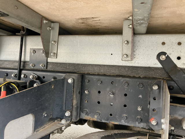 三菱ふそうキャンターアルミバン小型（2t・3t）[写真22]