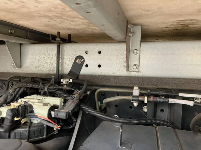 三菱ふそうキャンターアルミバン小型（2t・3t）[写真24]