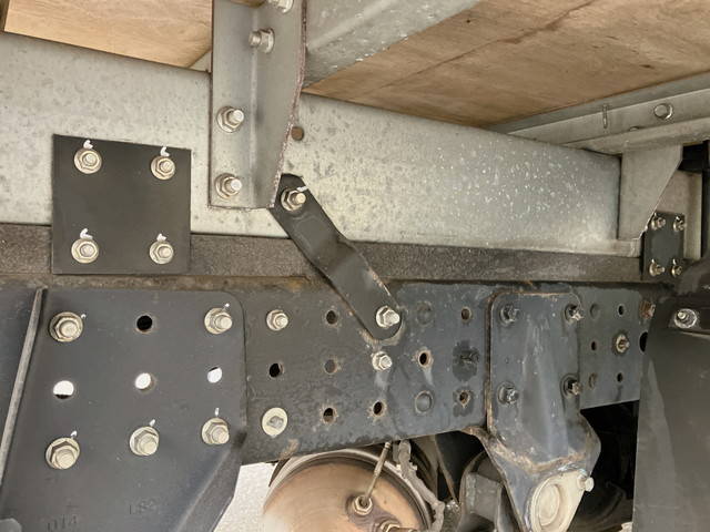 三菱ふそうキャンターアルミバン小型（2t・3t）[写真25]