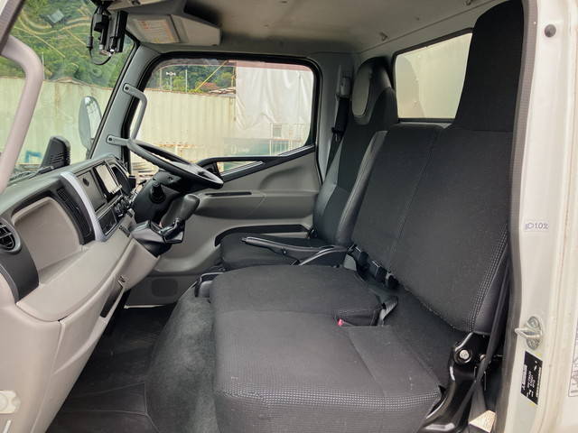 三菱ふそうキャンターアルミバン小型（2t・3t）[写真31]