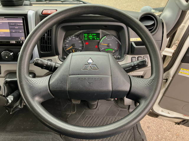 三菱ふそうキャンターアルミバン小型（2t・3t）[写真34]