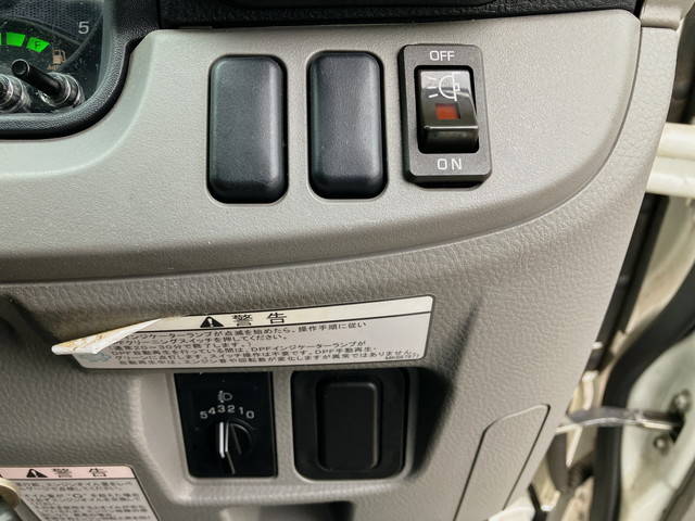 三菱ふそうキャンターアルミバン小型（2t・3t）[写真38]