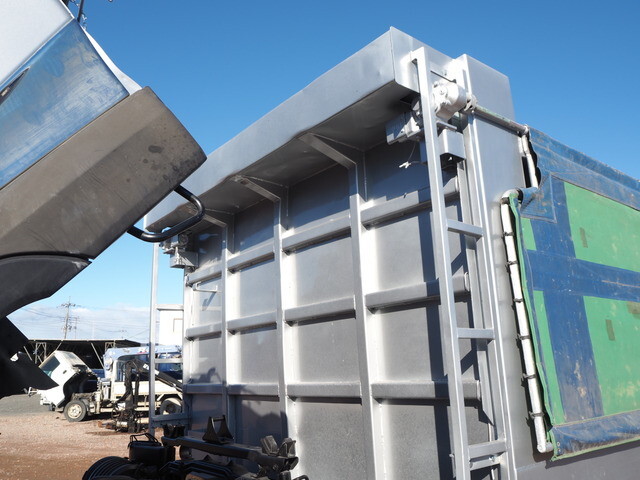 UDトラックスコンドル深ダンプ（土砂禁ダンプ）増トン（6t・8t）[写真31]