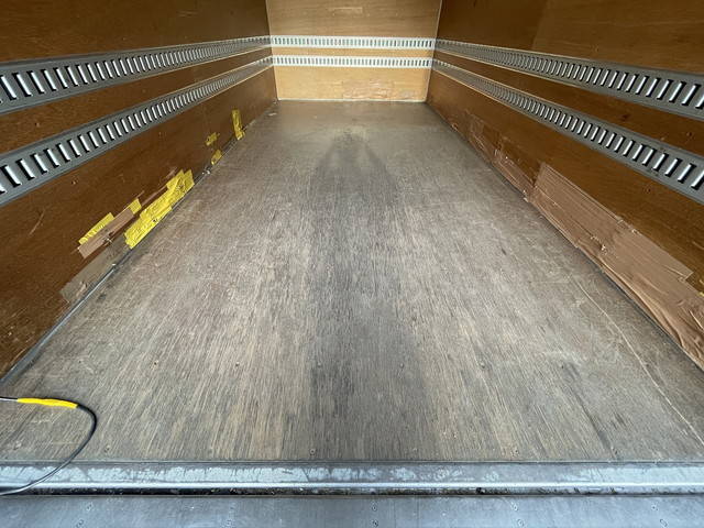 いすゞエルフアルミバン小型（2t・3t）[写真10]