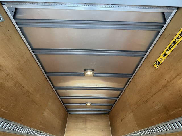 いすゞエルフアルミバン小型（2t・3t）[写真11]