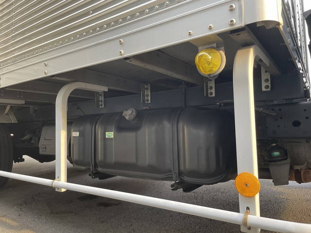 いすゞエルフアルミバン小型（2t・3t）[写真20]