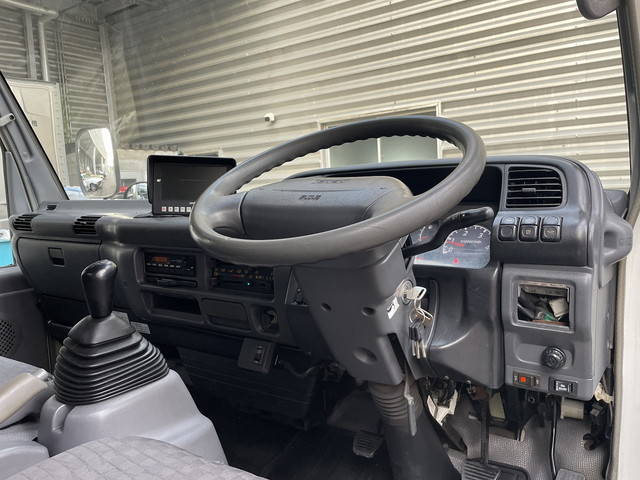 いすゞエルフアルミバン小型（2t・3t）[写真24]