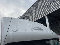 いすゞエルフアルミバン小型（2t・3t）[写真05]