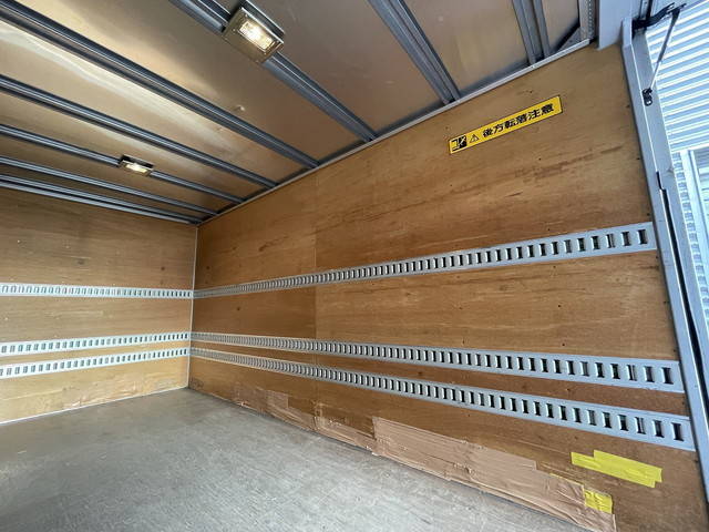 いすゞエルフアルミバン小型（2t・3t）[写真07]