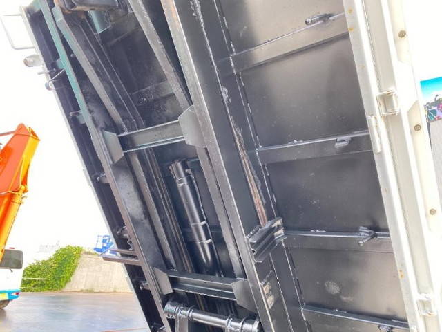 いすゞエルフダンプ小型（2t・3t）[写真15]