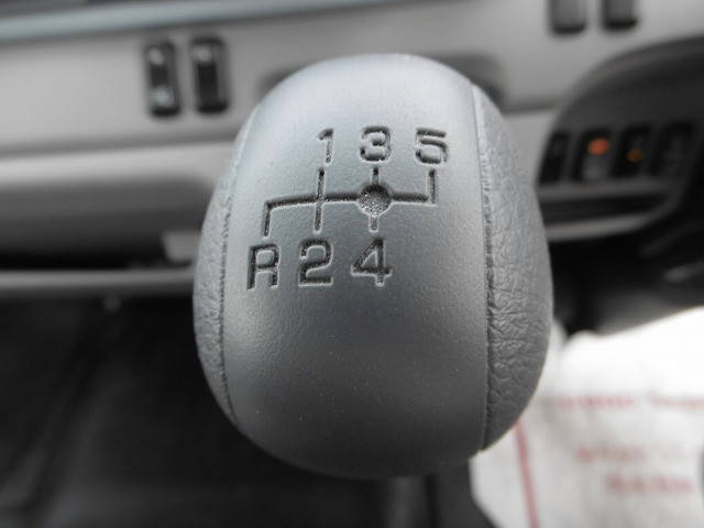 三菱ふそうキャンターアルミバン小型（2t・3t）[写真10]