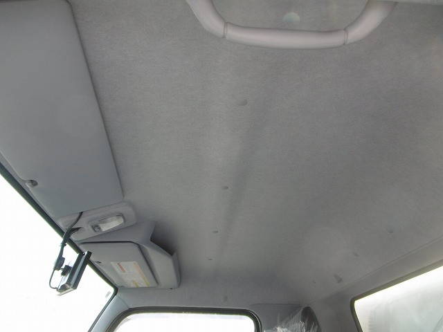 三菱ふそうキャンターアルミバン小型（2t・3t）[写真12]