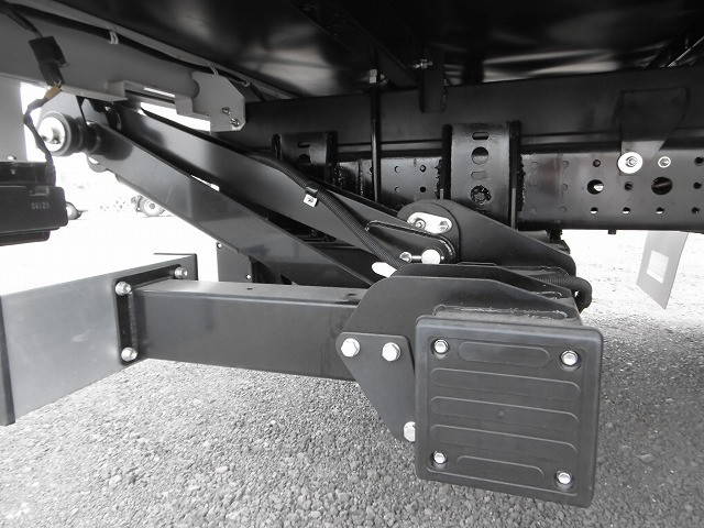 三菱ふそうキャンターアルミバン小型（2t・3t）[写真15]