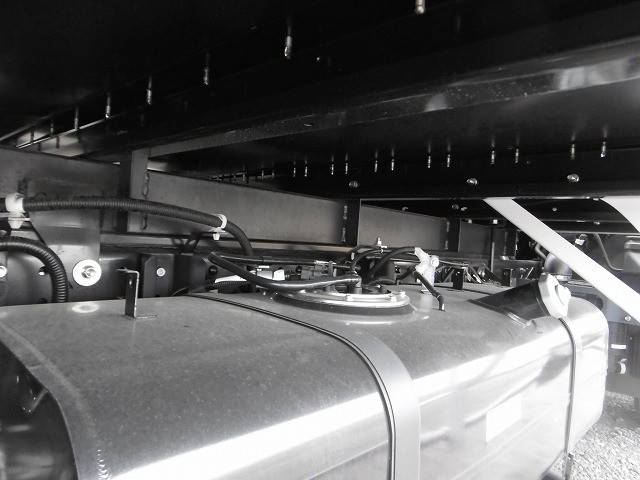 三菱ふそうキャンターアルミバン小型（2t・3t）[写真19]