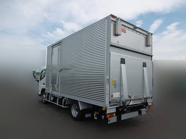 三菱ふそうキャンターアルミバン小型（2t・3t）[写真02]