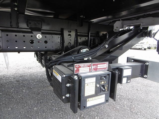 三菱ふそうキャンターアルミバン小型（2t・3t）[写真23]