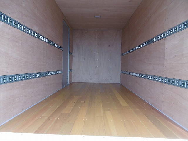 三菱ふそうキャンターアルミバン小型（2t・3t）[写真03]