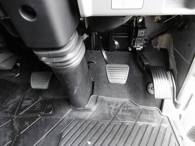 三菱ふそうキャンターアルミバン小型（2t・3t）[写真04]