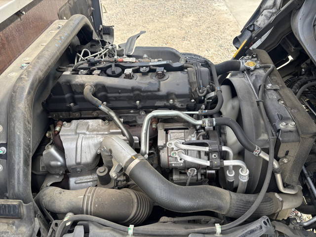 トヨタトヨエースアルミブロック小型（2t・3t）[写真14]