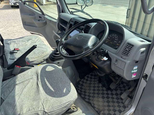 トヨタトヨエースアルミブロック小型（2t・3t）[写真22]