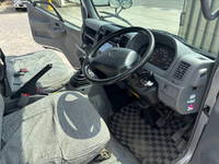 トヨタトヨエースアルミブロック小型（2t・3t）[写真23]