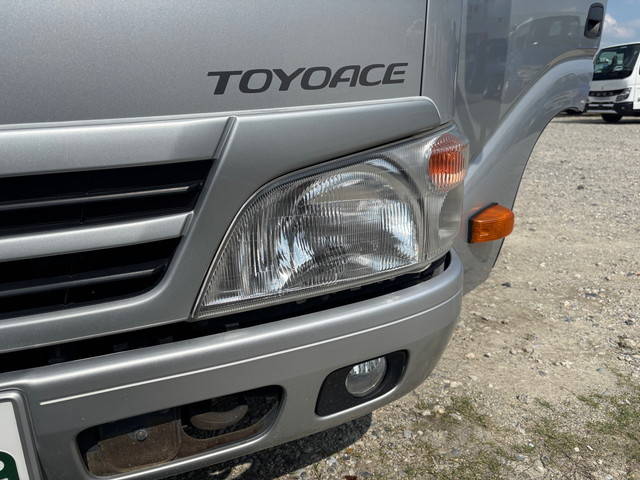 トヨタトヨエースアルミブロック小型（2t・3t）[写真26]