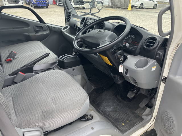 日野デュトロ平ボディ小型（2t・3t）[写真27]