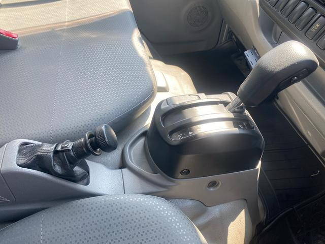 日野デュトロ平ボディ小型（2t・3t）[写真17]