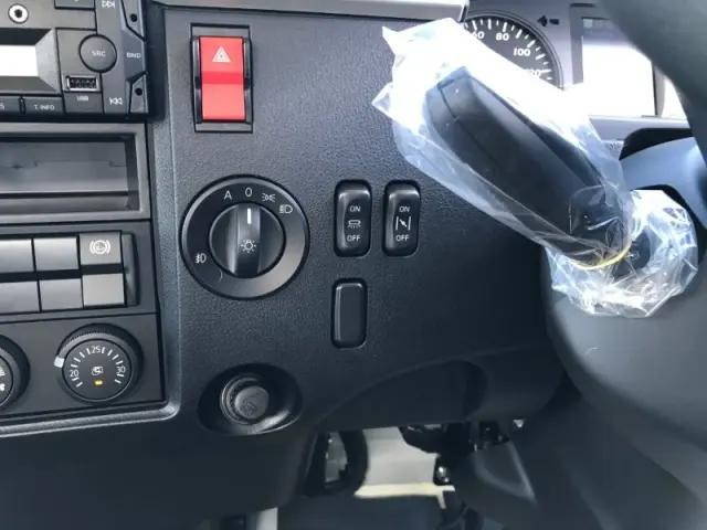 三菱ふそうファイターコンテナ専用車中型（4t）[写真11]